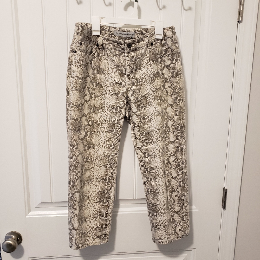 Chicos Platinum Womens Cropped‎ Jeans Sz 2/ Chicos 00 Snakeskin Print Mid Rise